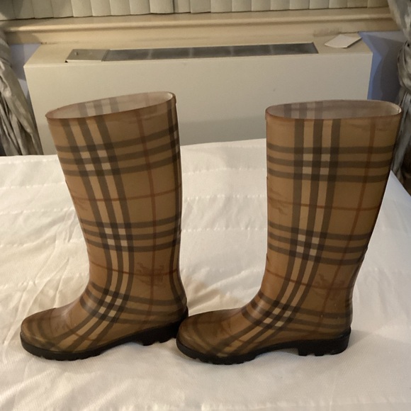 Burberry Haymarket Check Pattern Rubber Rain Boots - Picture 5 of 10